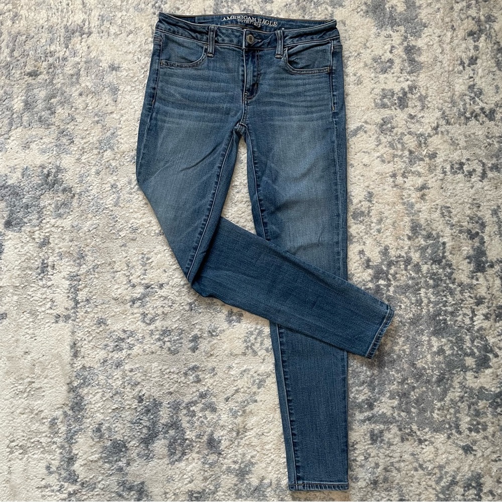 American Eagle AE - Super Low Rise / Super Stretch 
Jegging Size 6 Regular